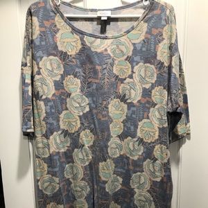 GUC LuLaRoe Irma Tunic